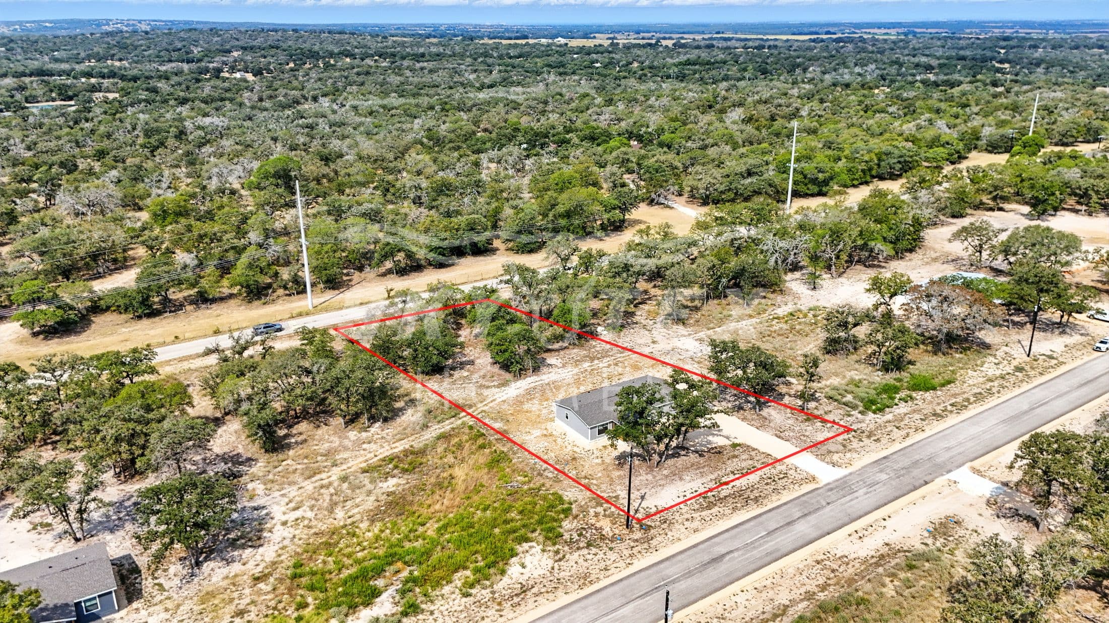 136 syrah st., la vernia - 1.05 acres  home features