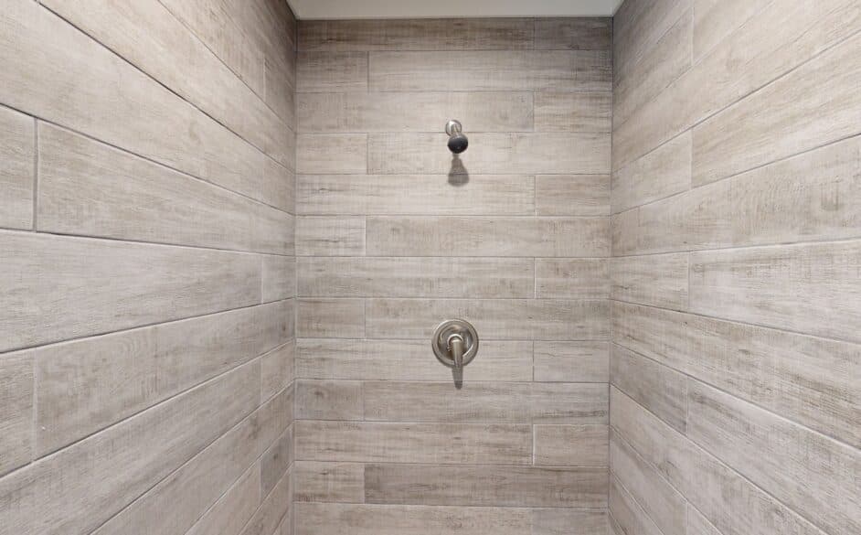 Nordic 6364 bathroom home features