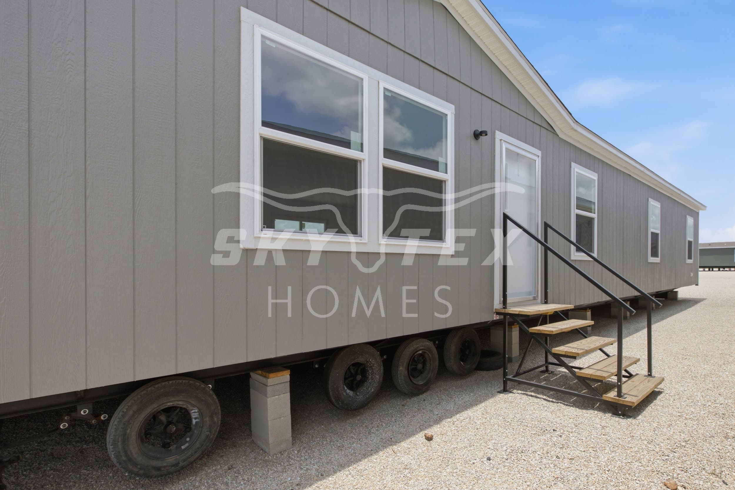 Redwood exterior home features