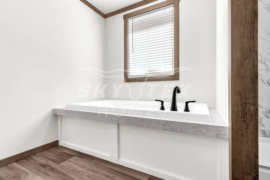 136 syrah st., la vernia - 1.05 acres bathroom home features
