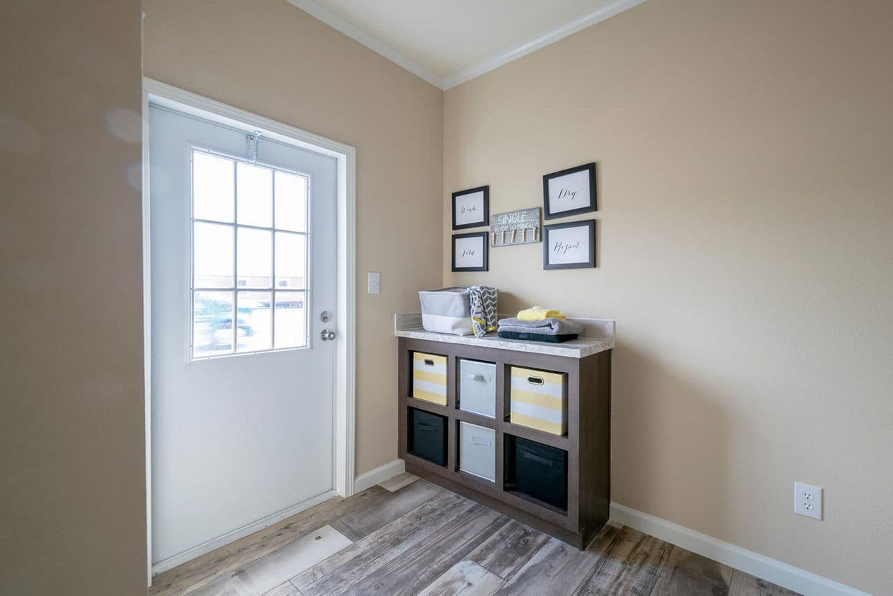 Innovation 3256n interior home features