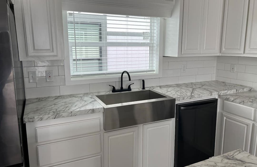 Solitaire 28684a kitchen home features