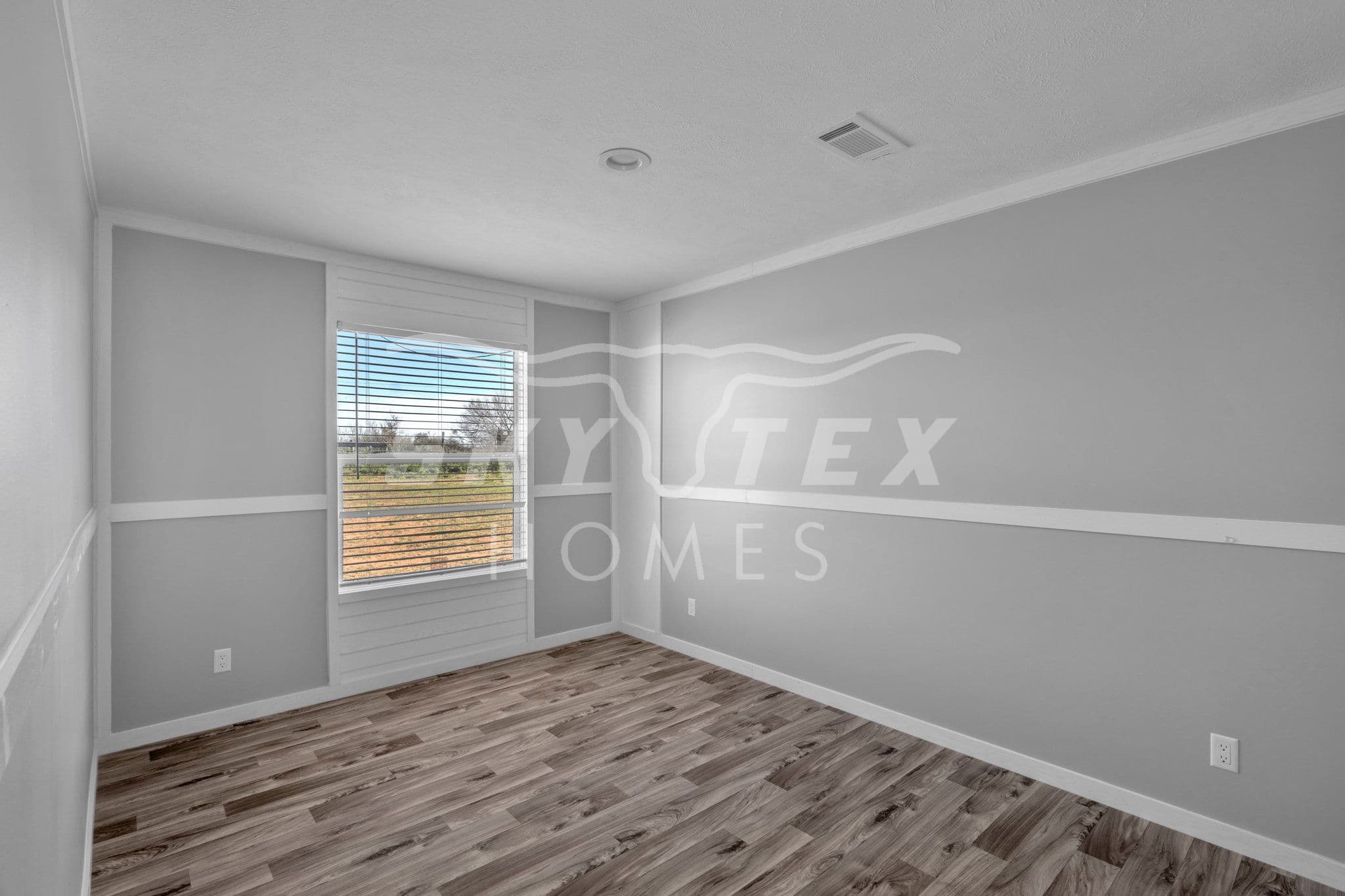 Valu maxx premier 32684e interior and bedroom home features