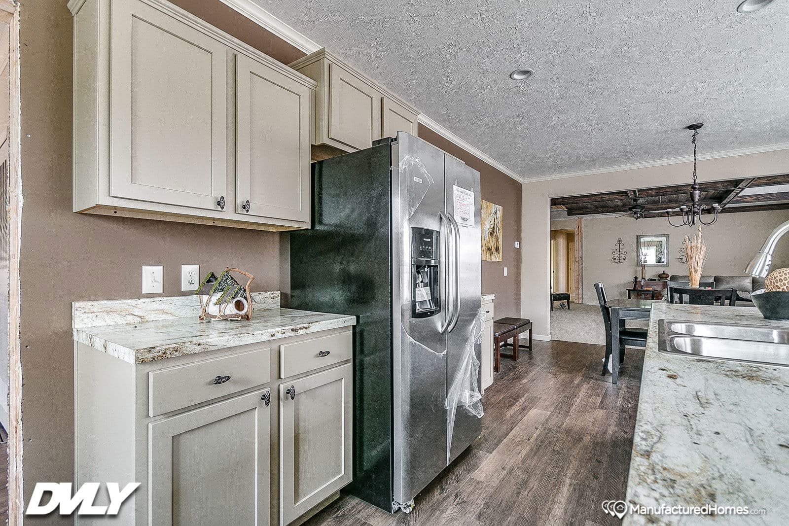 Ahaveh kitchen home features