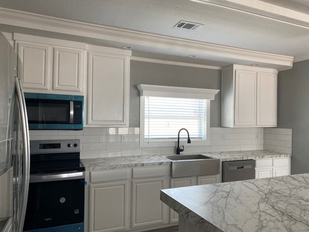 Solitaire 32824a kitchen home features