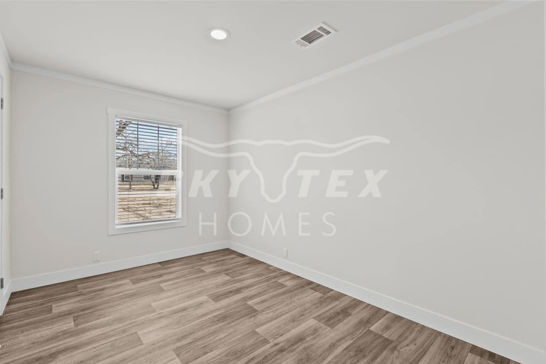 132 syrah st., la vernia - 1.05 acres interior and bedroom home features