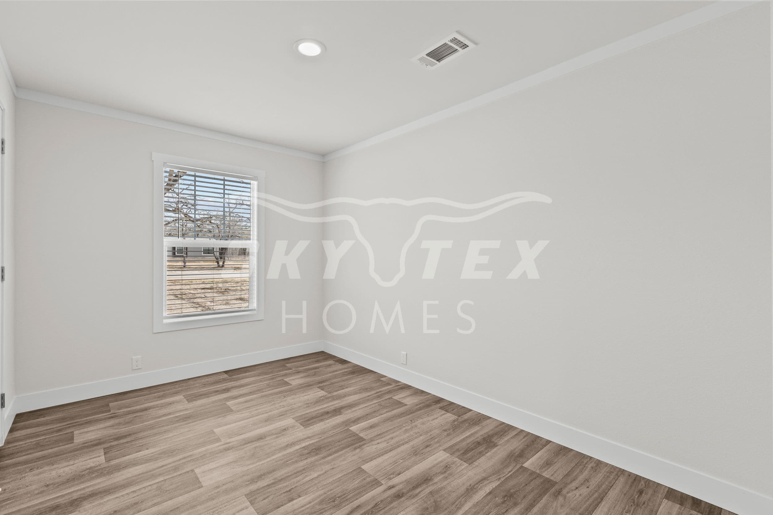 132 syrah st., la vernia - 1.05 acres interior and bedroom home features