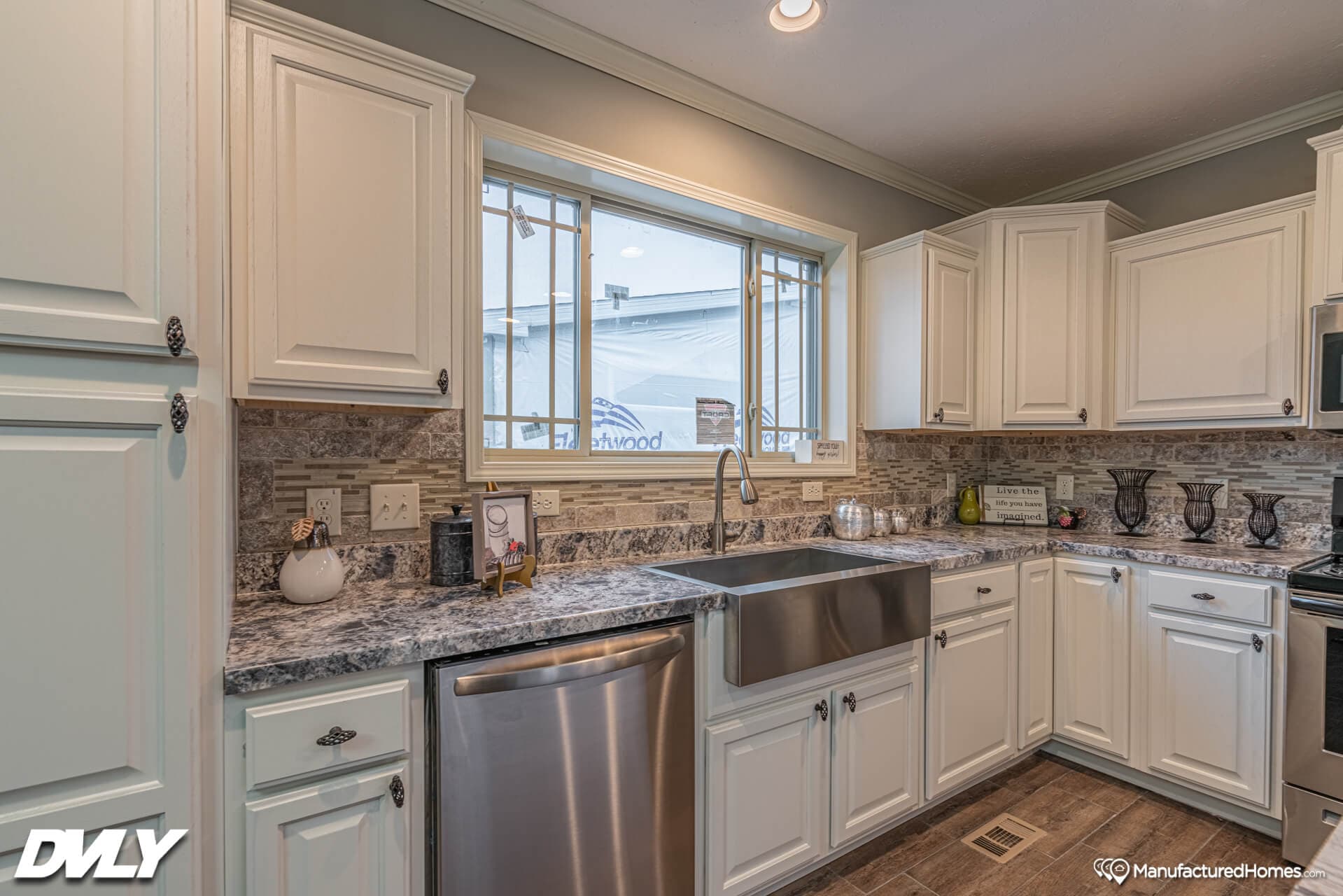 The big chief kitchen home features