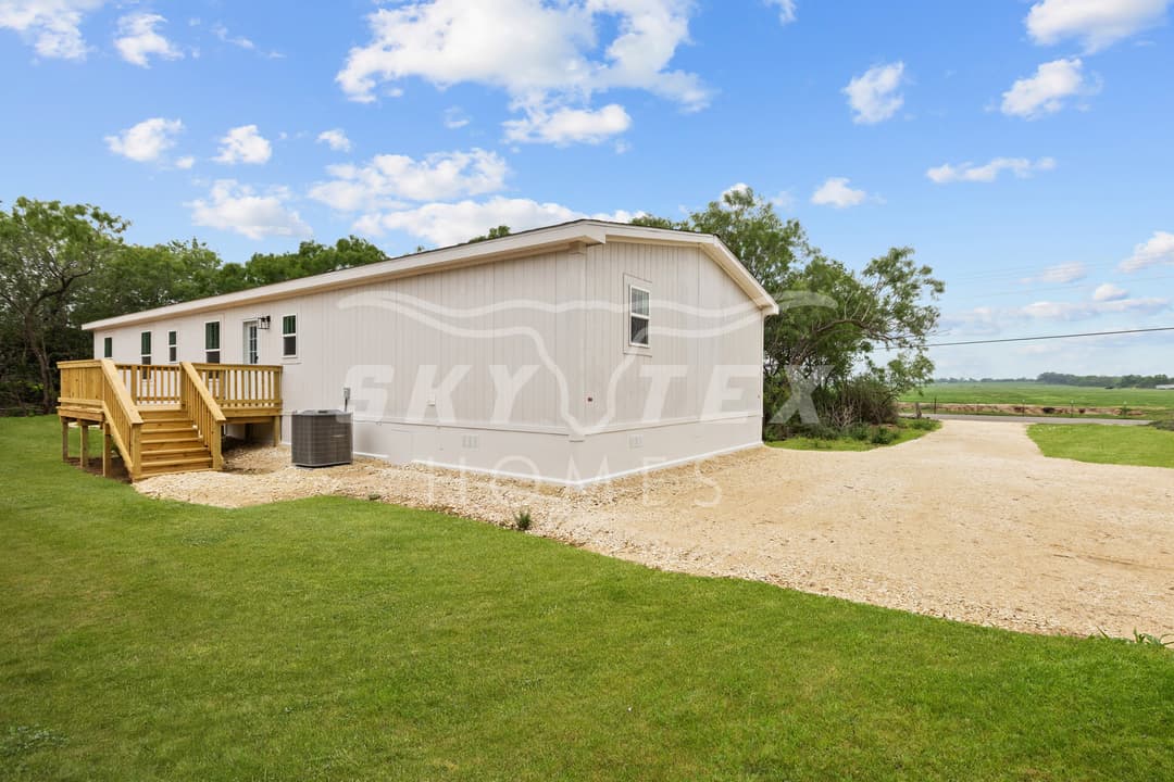 697 county rd 664 - 3.16 acres exterior home features