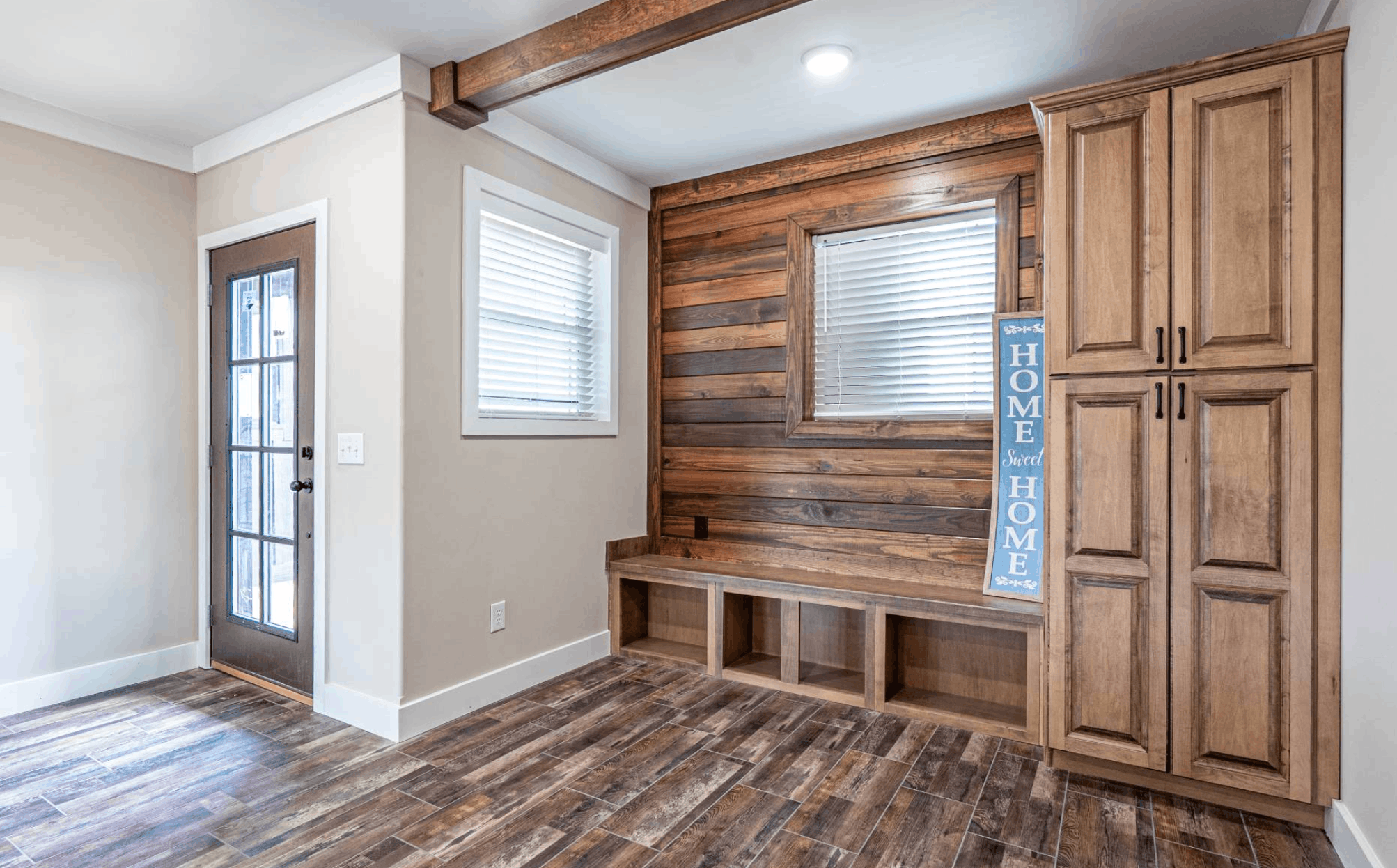 The ole hay barn interior home features