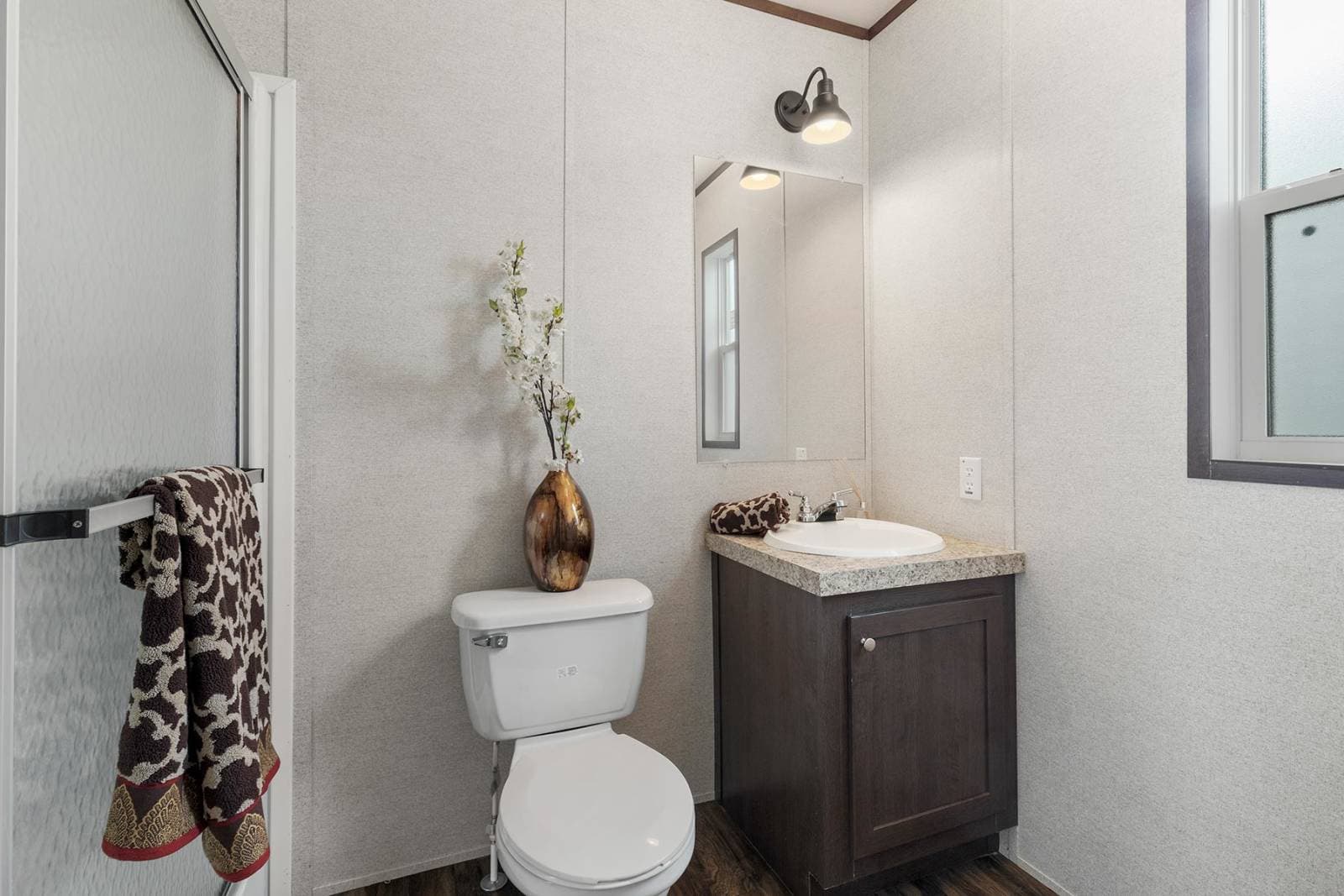 Larkspur bathroom home features