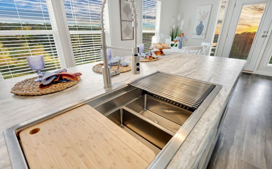 Haven 6368 kitchen home features