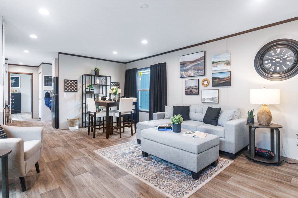 Elm interior home features