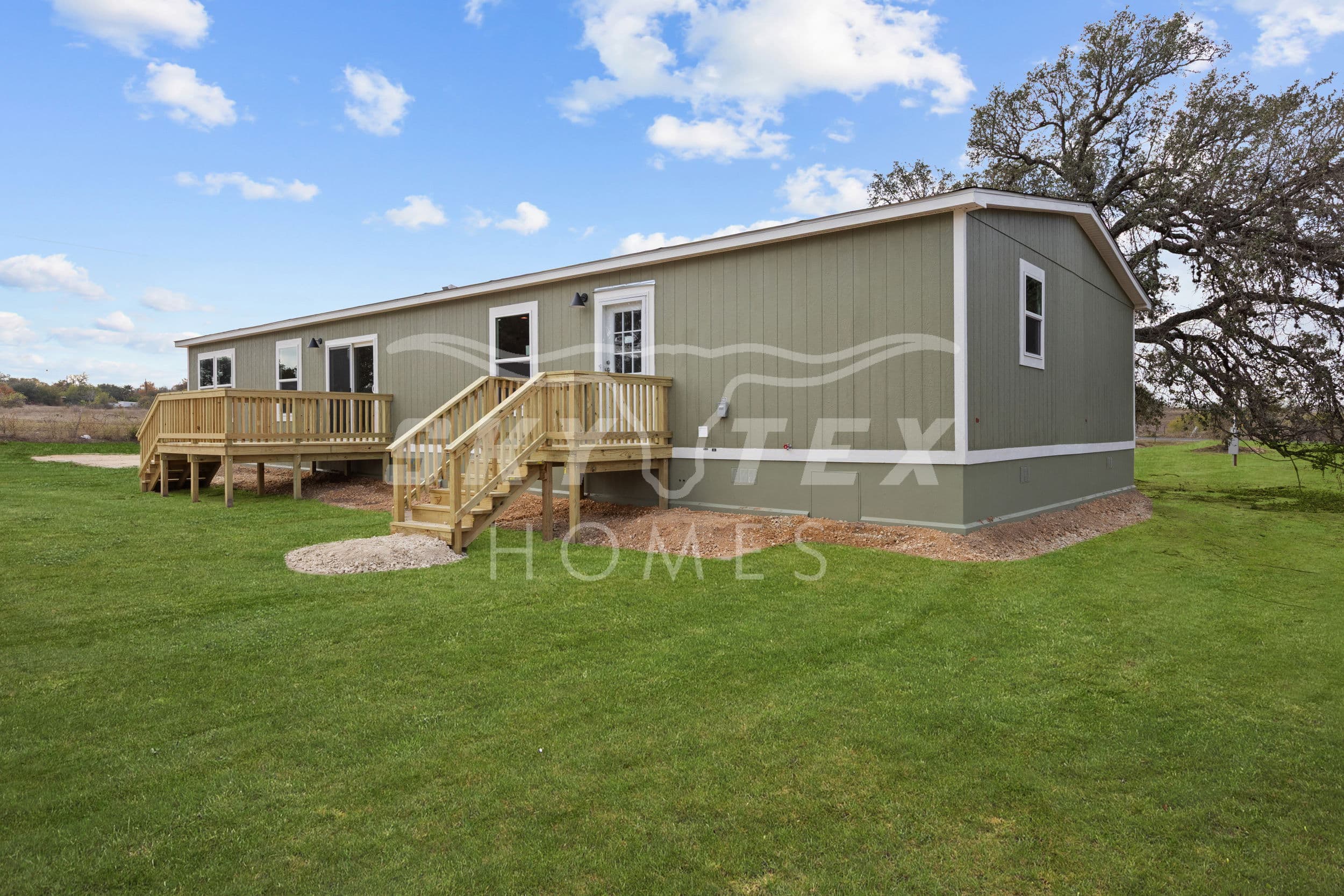 2126 stevens rd., somerset - 1.18 acres exterior home features