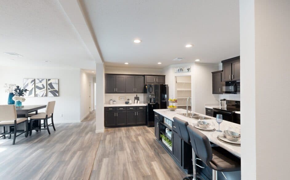 Nordic 6364 interior home features