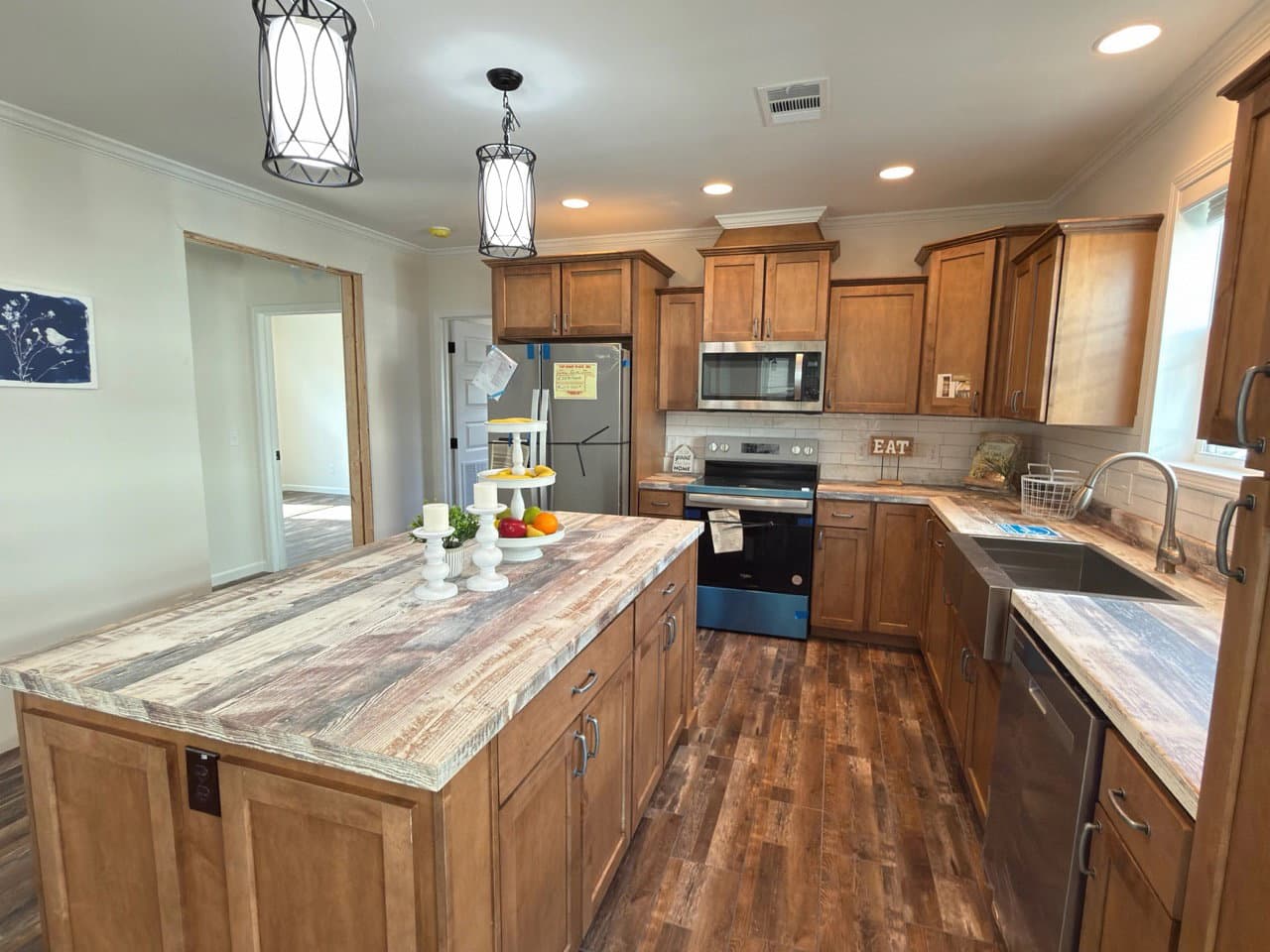 Aimon b 4br kitchen home features
