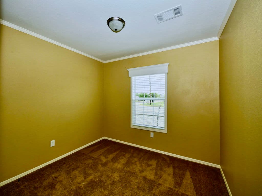 Armstrong j78e bedroom home features