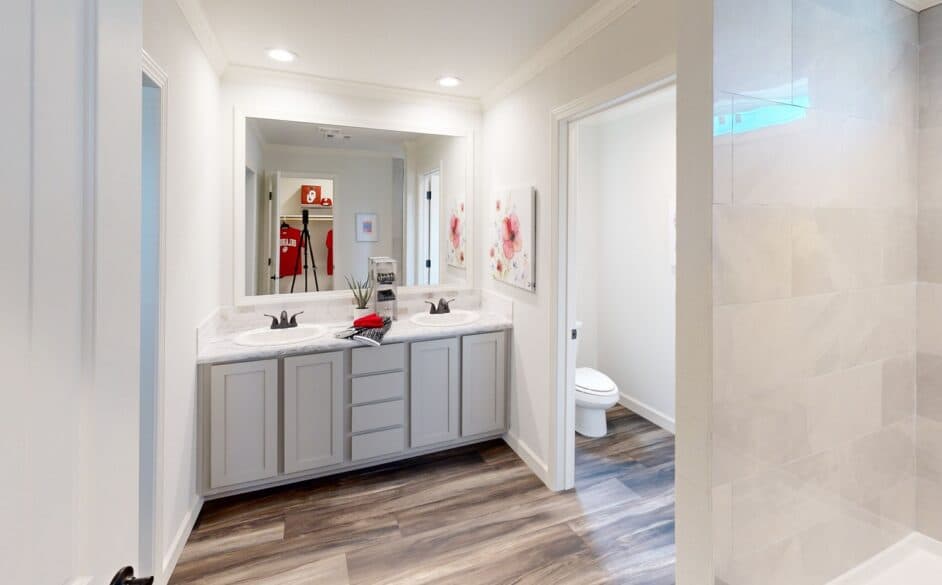 Vue s58-68m bathroom home features