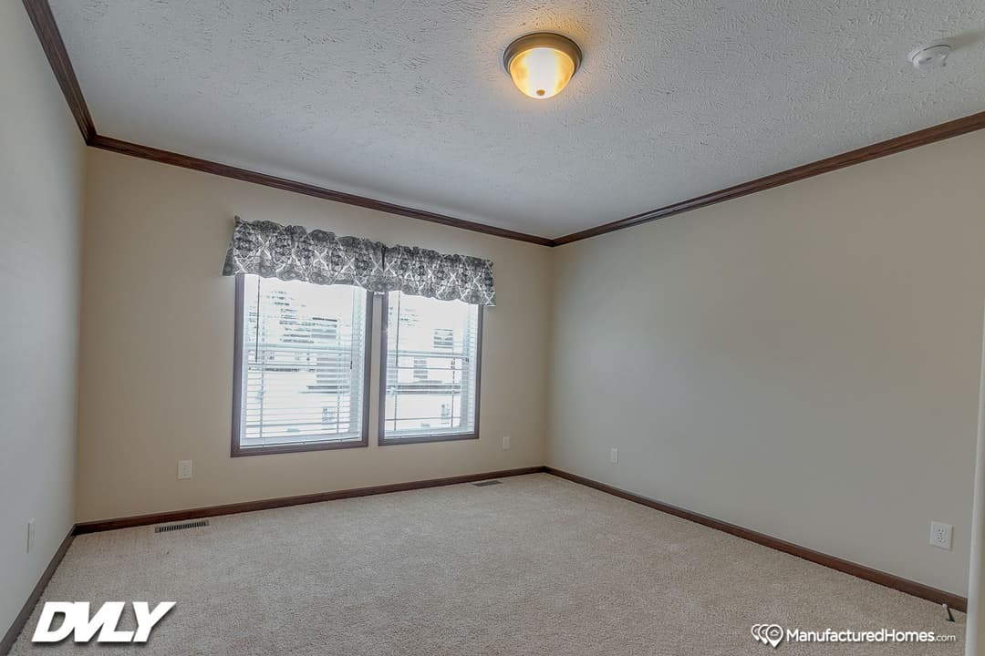 Brooks pointe bedroom home features