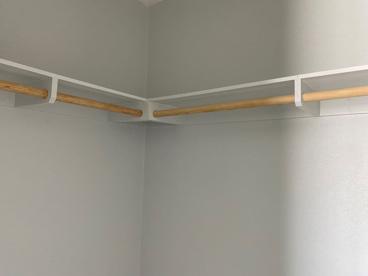 Solitaire 32824a bedroom home features