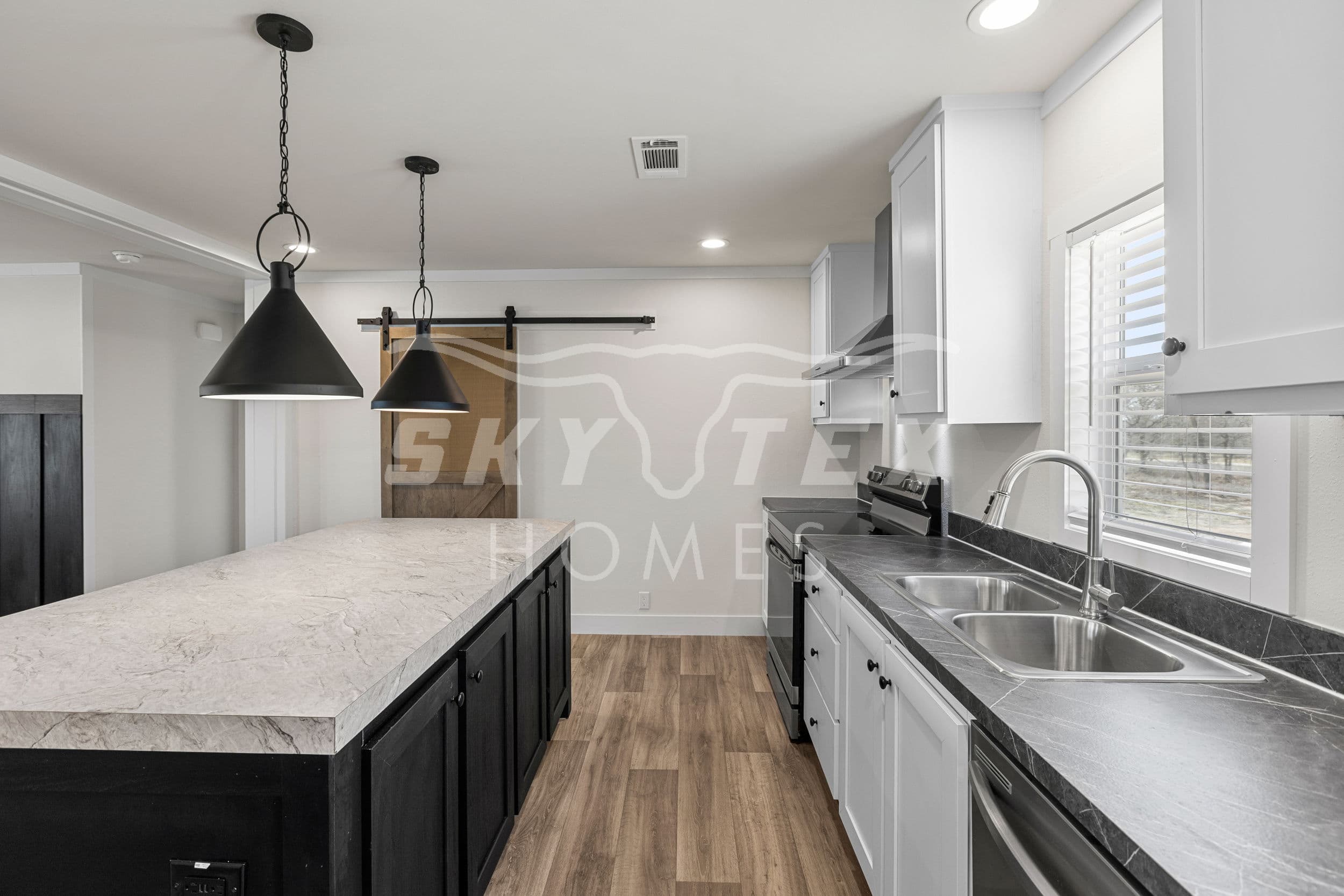 132 syrah st., la vernia - 1.05 acres interior and kitchen home features