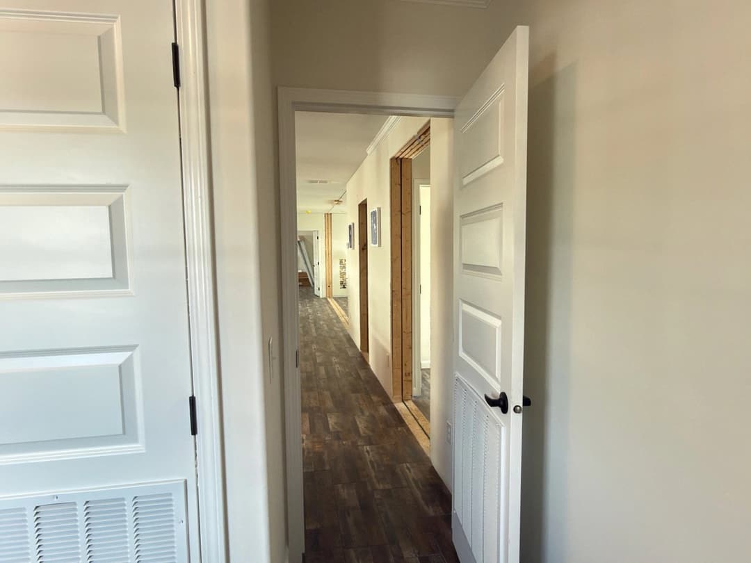 Aimon 4br interior home features