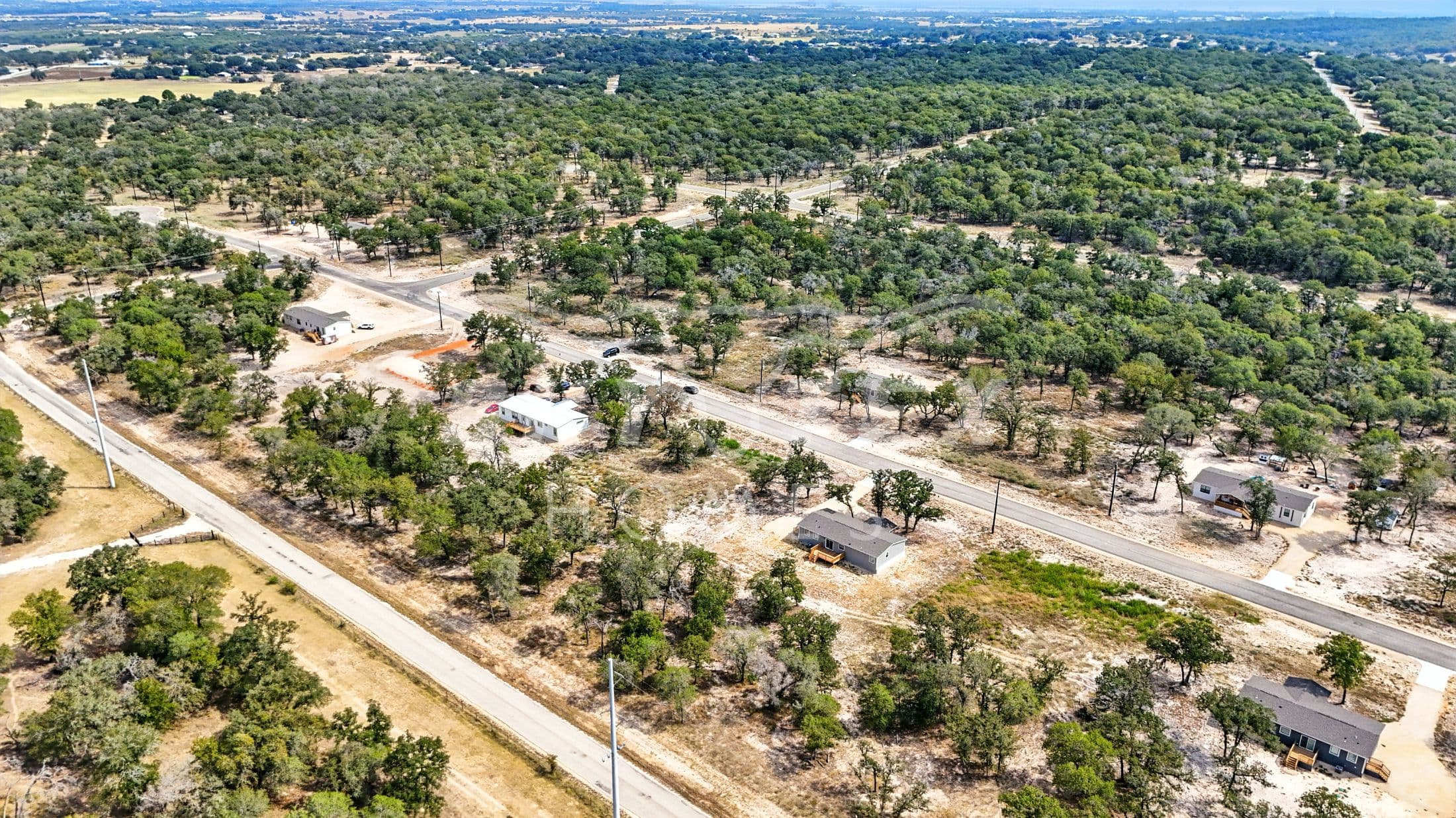 136 syrah st., la vernia - 1.05 acres  home features