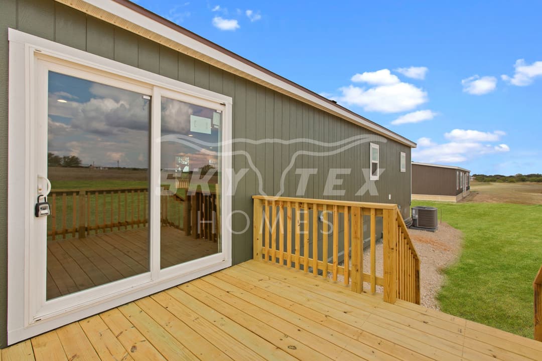 2284 stevens rd., somerset - 1.18 acres exterior home features