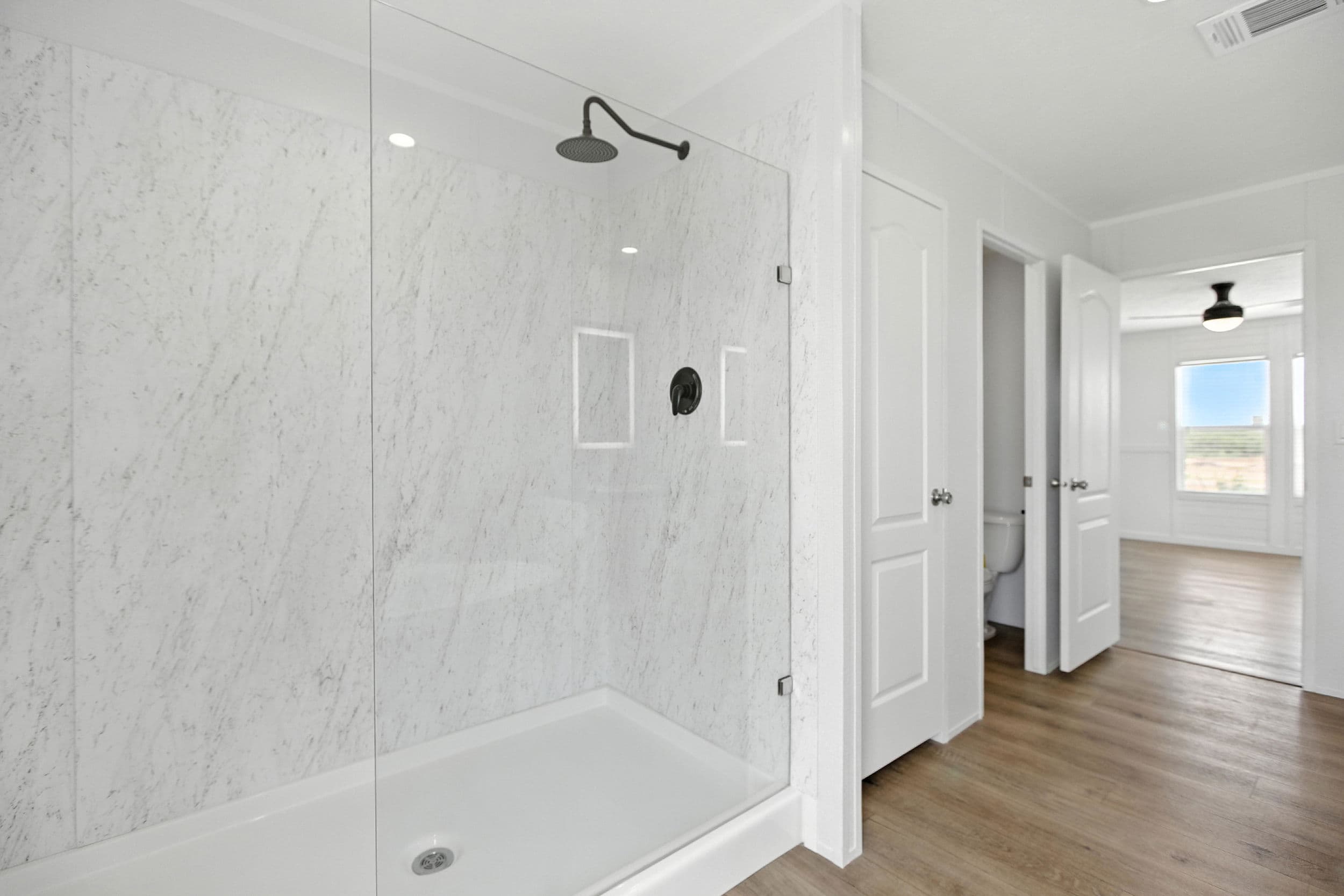 2479 fm 1332, jourdanton - 4.0 acres bathroom home features