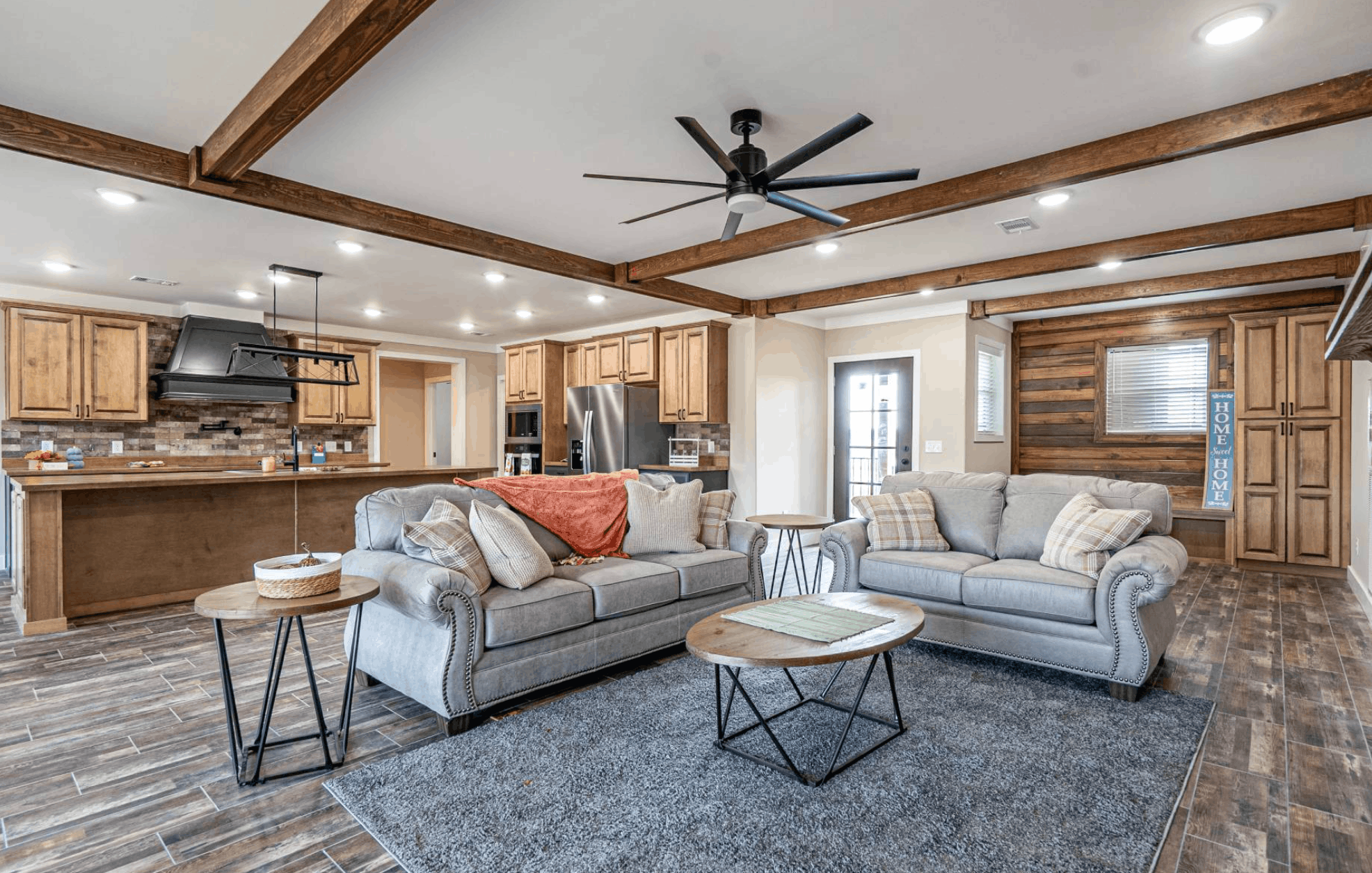 The ole hay barn interior home features