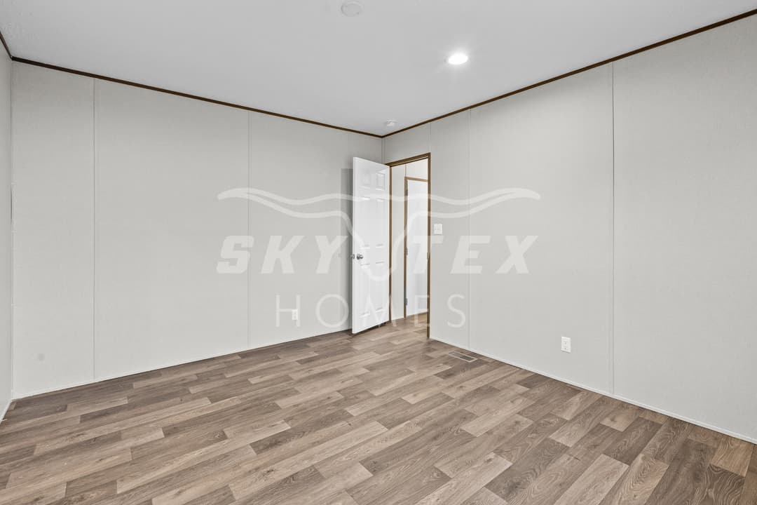 Dogwood bedroom home features