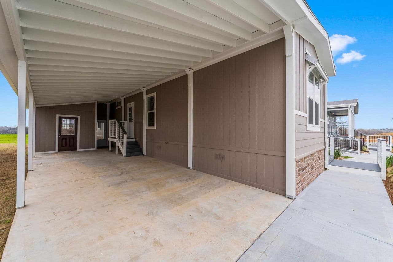 Innovation 2860s exterior home features