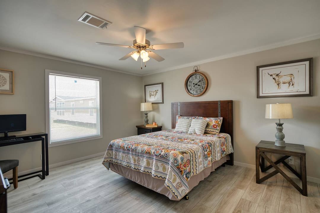 Nm3252a bedroom home features