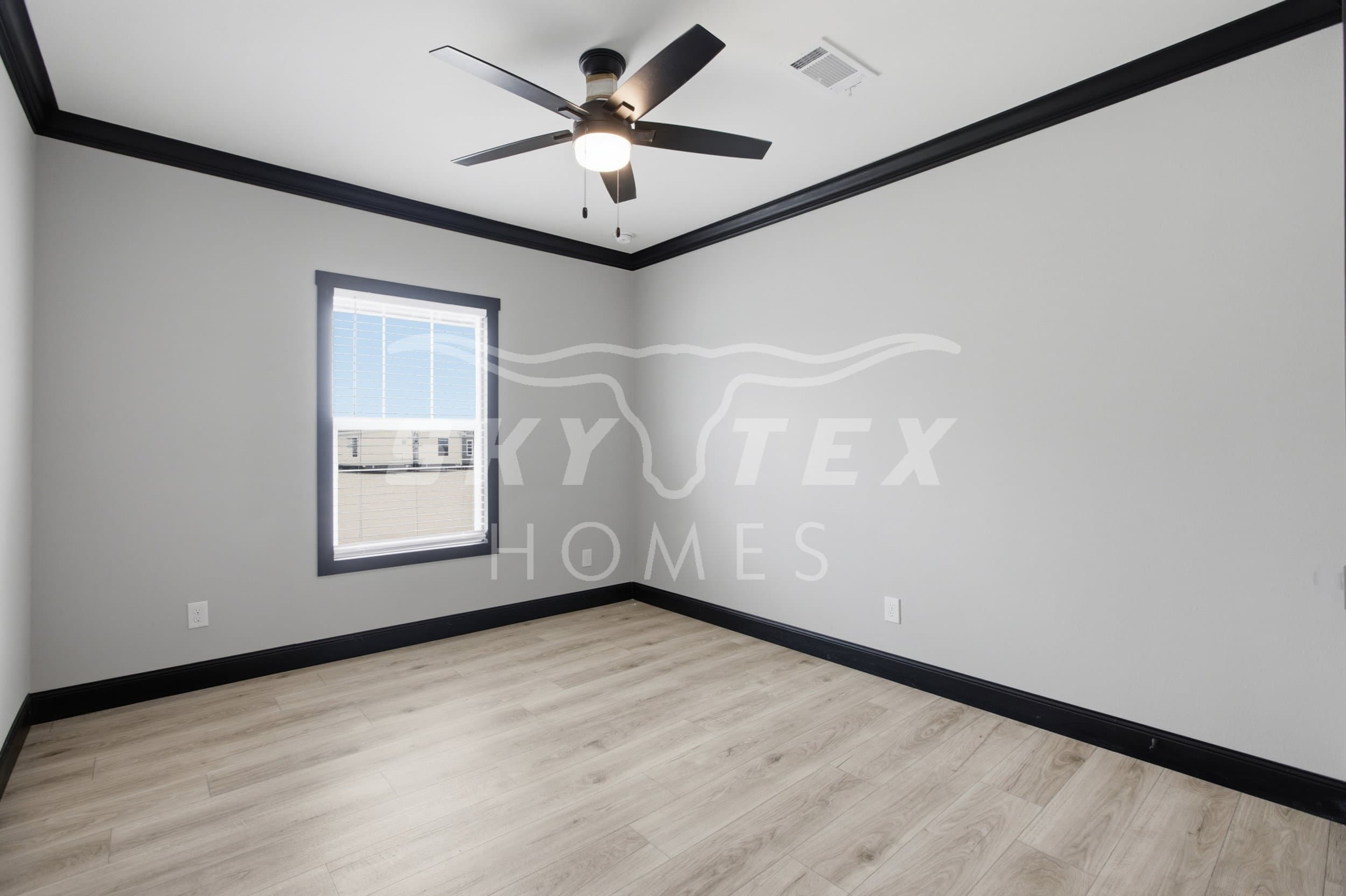 The iron peak interior and bedroom home features
