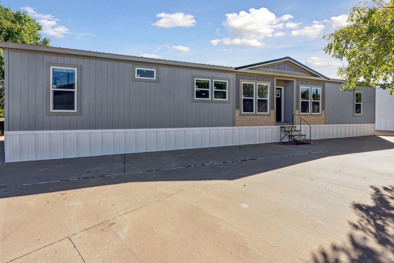 Innovation 3268h elevation and exterior home features