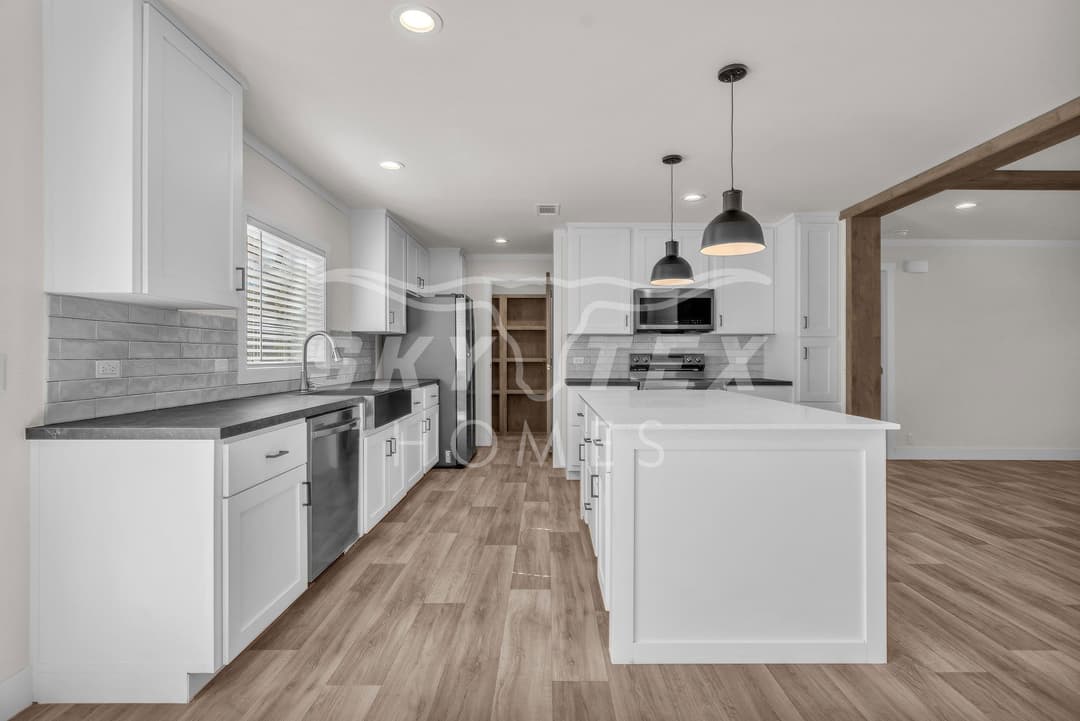 144 syrah st., la vernia - 1.05 acres kitchen home features