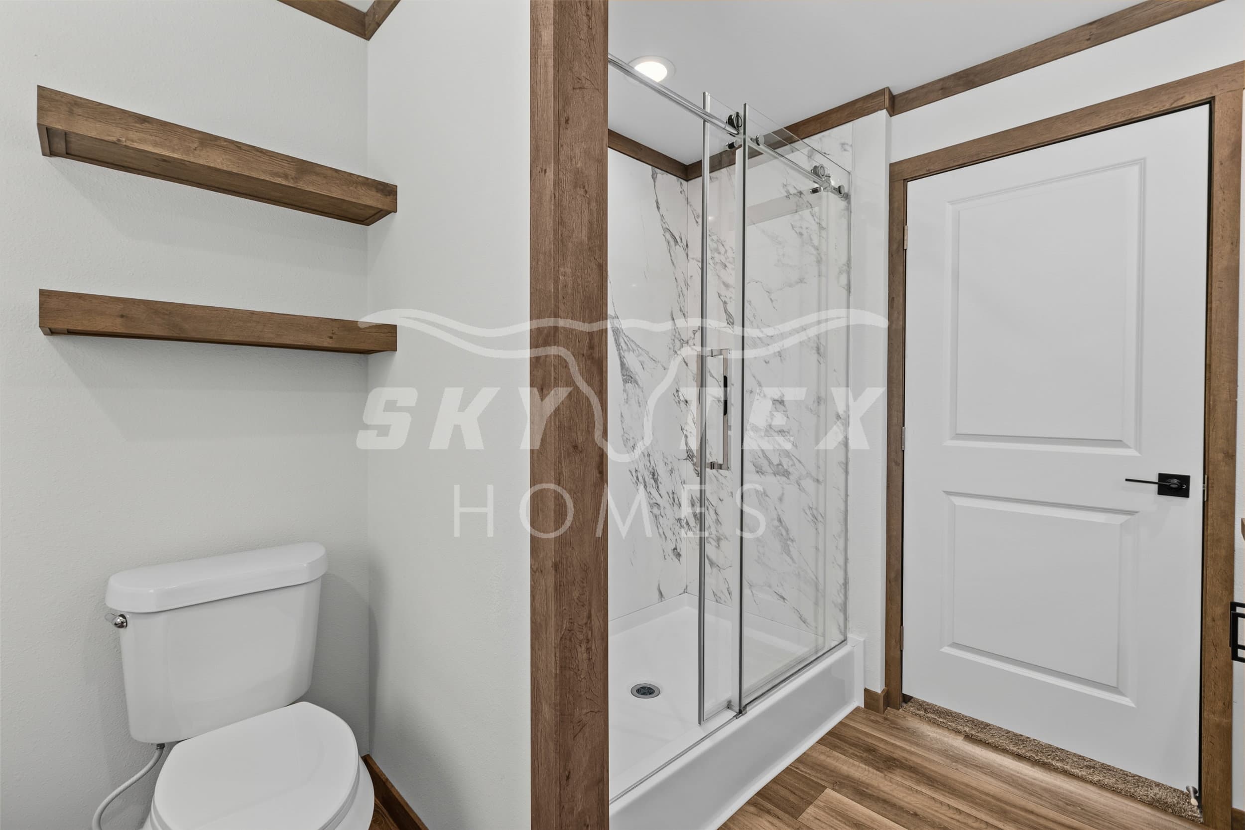 Snowmass - hw 11 interior and bathroom home features