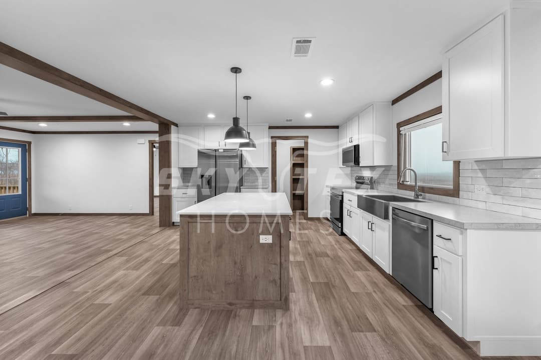 2633 fm 1332, jourdanton - 3.5 acres - pending kitchen home features