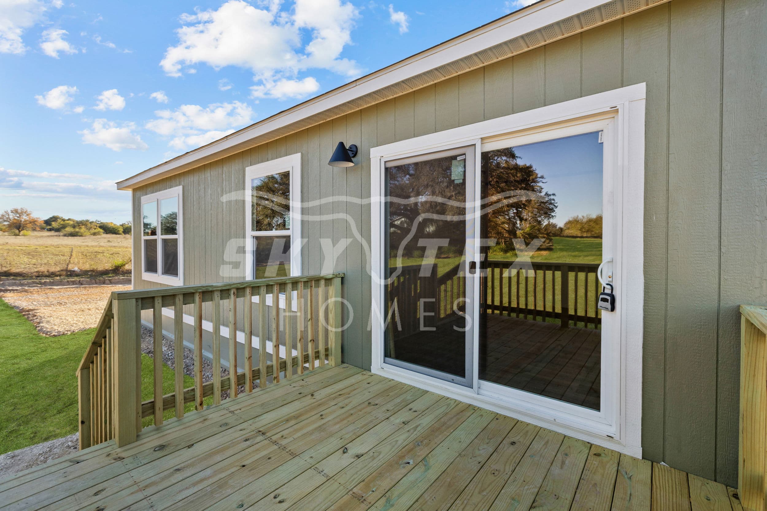 2126 stevens rd., somerset - 1.18 acres exterior home features