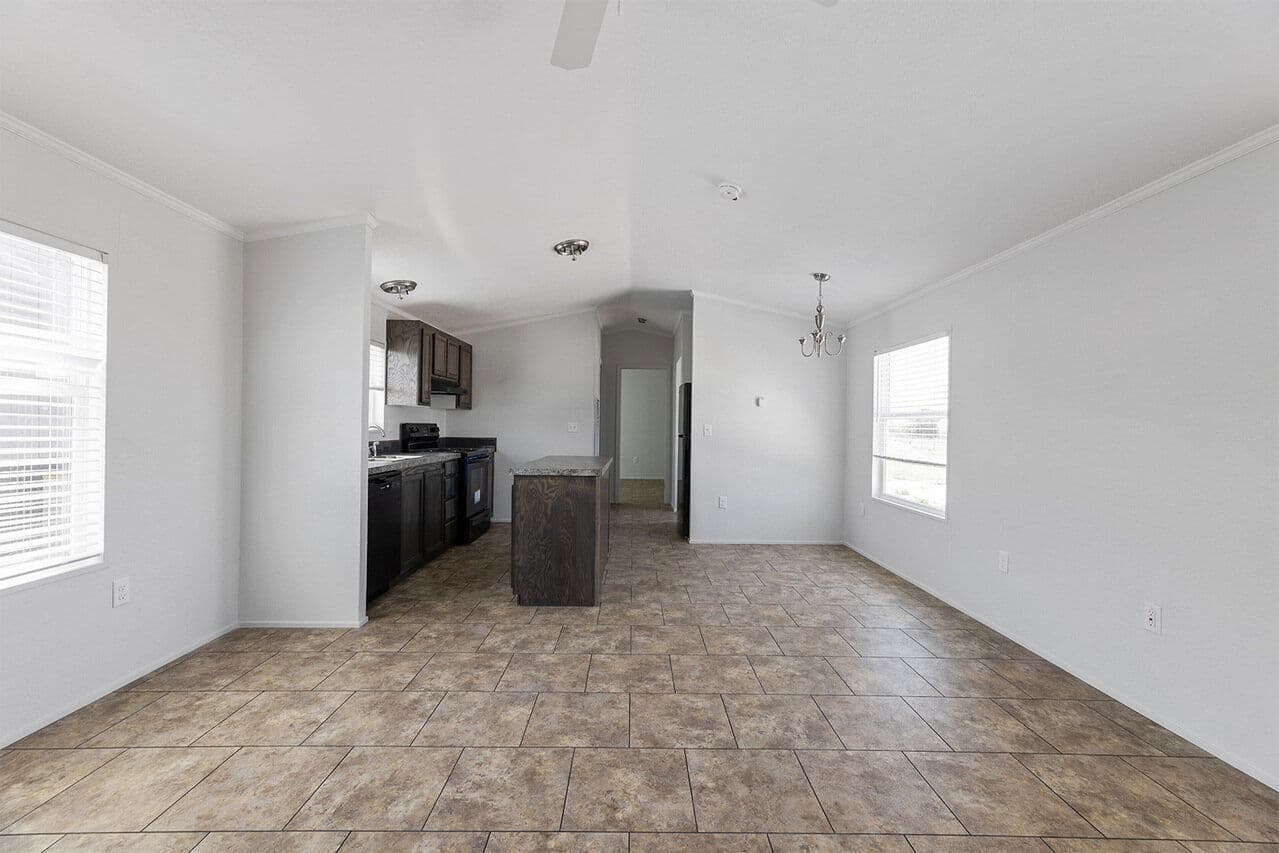 Emerald 16723a interior home features