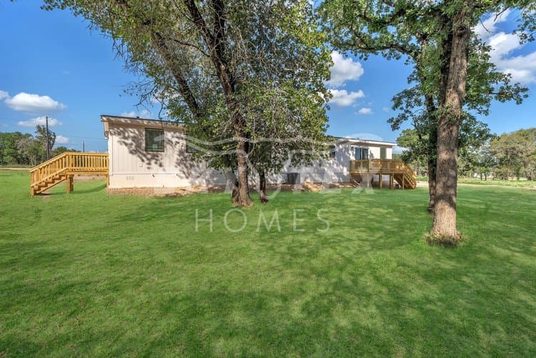 Nellie exterior home features