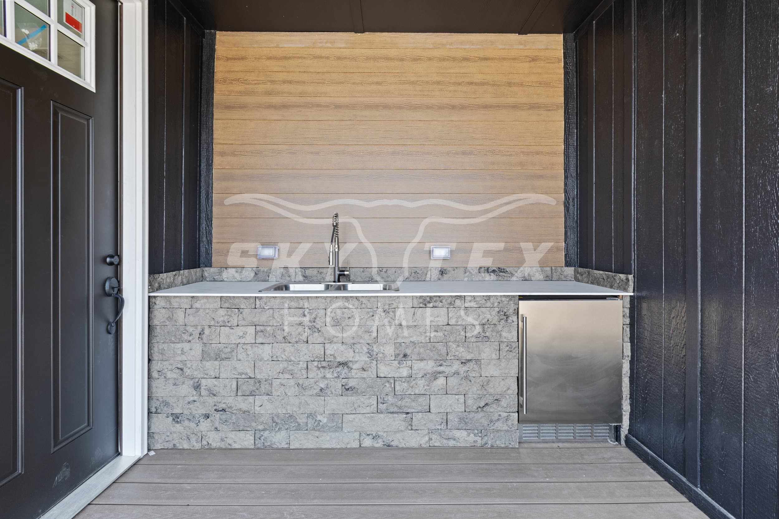 Forge exterior home features