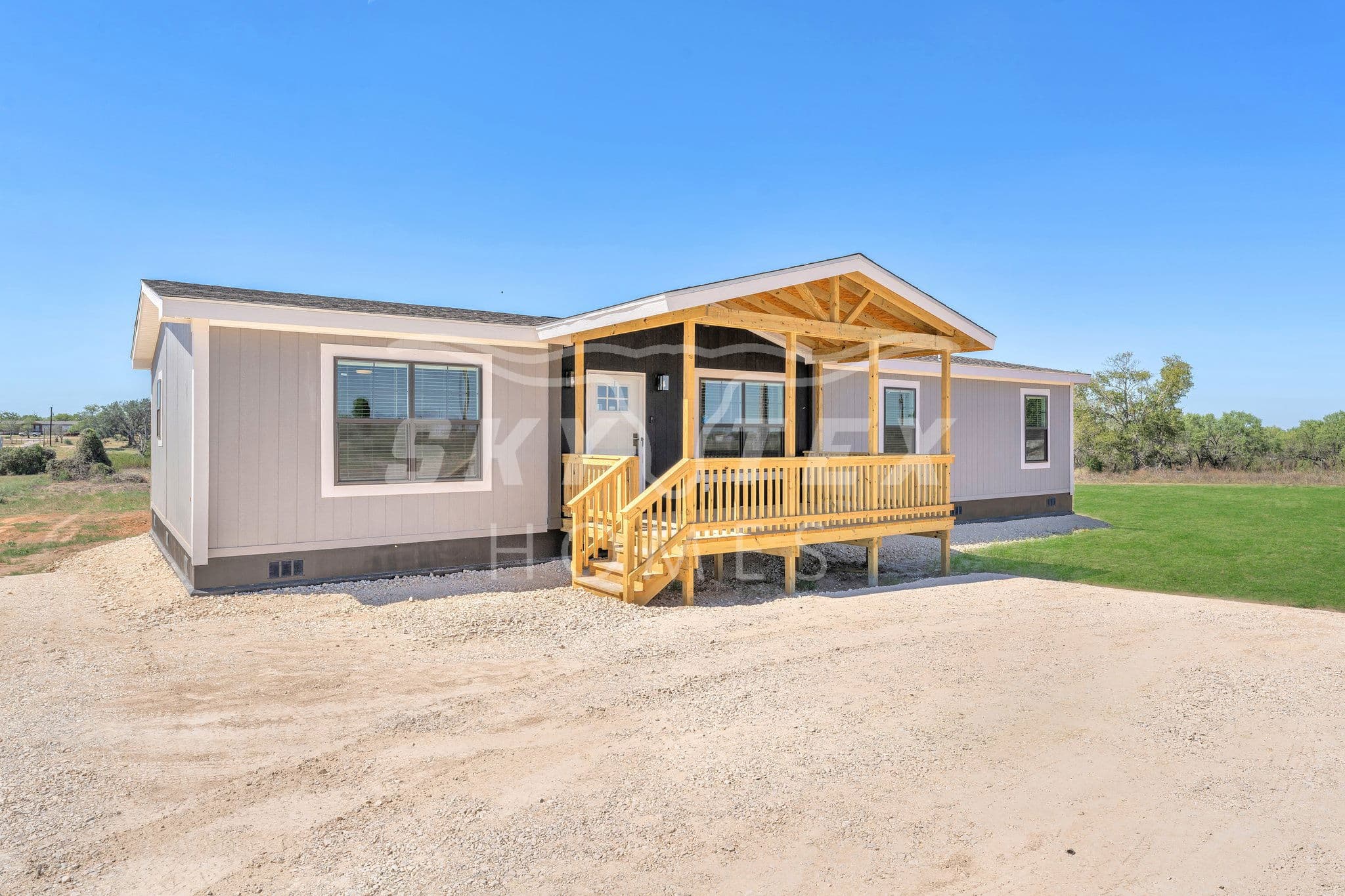 Isabella exterior home features