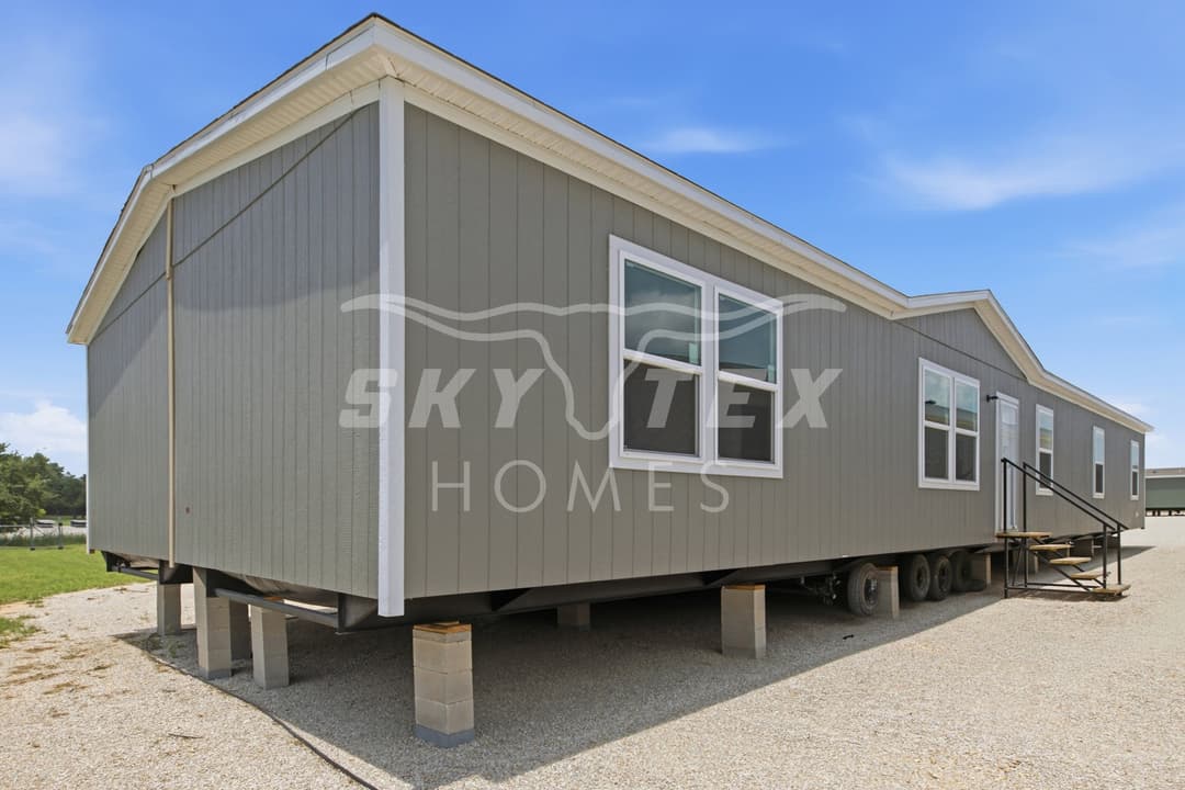 Redwood hero and exterior home features