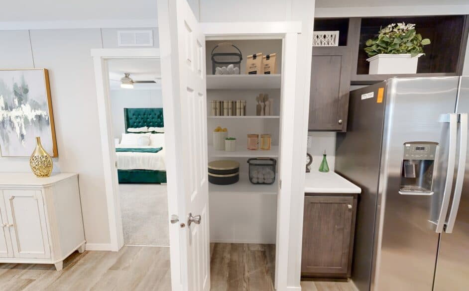 Magnificent seven 2320 kitchen home features