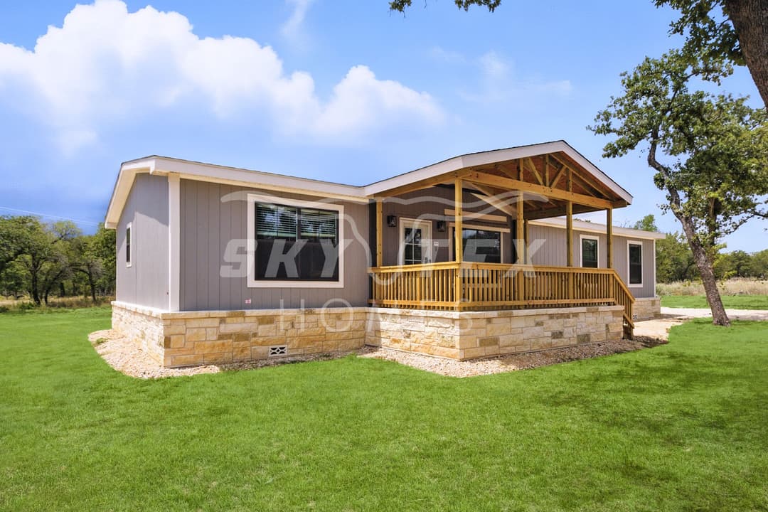 136 syrah st., la vernia - 1.05 acres exterior home features