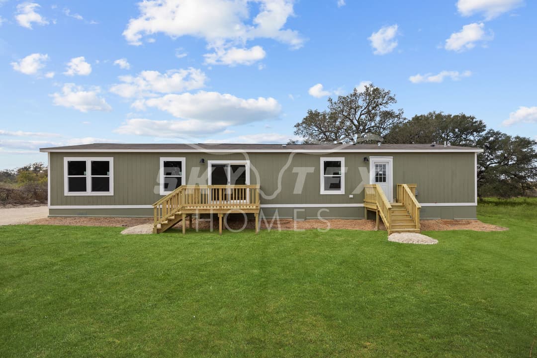 2126 stevens rd., somerset - 1.18 acres exterior home features