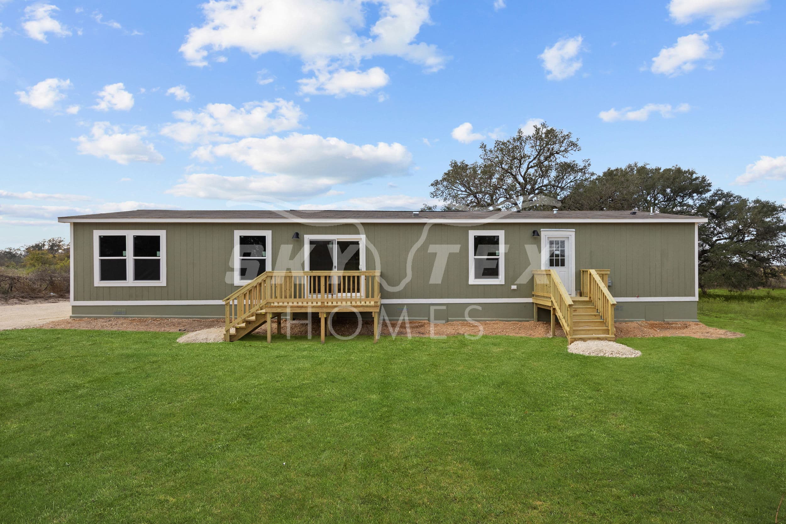 2126 stevens rd., somerset - 1.18 acres exterior home features