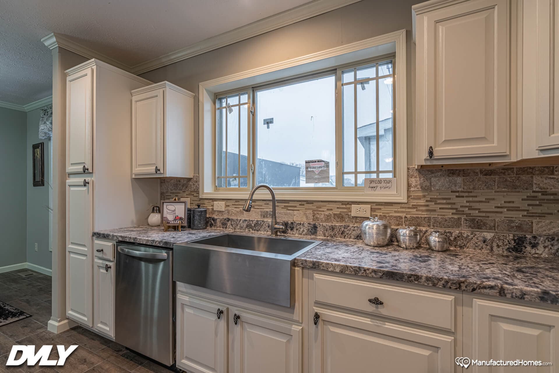 The big chief kitchen home features