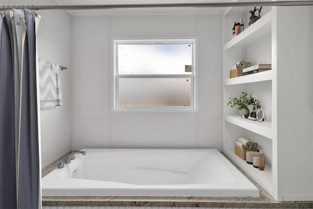 Dakota interior and bathroom home features